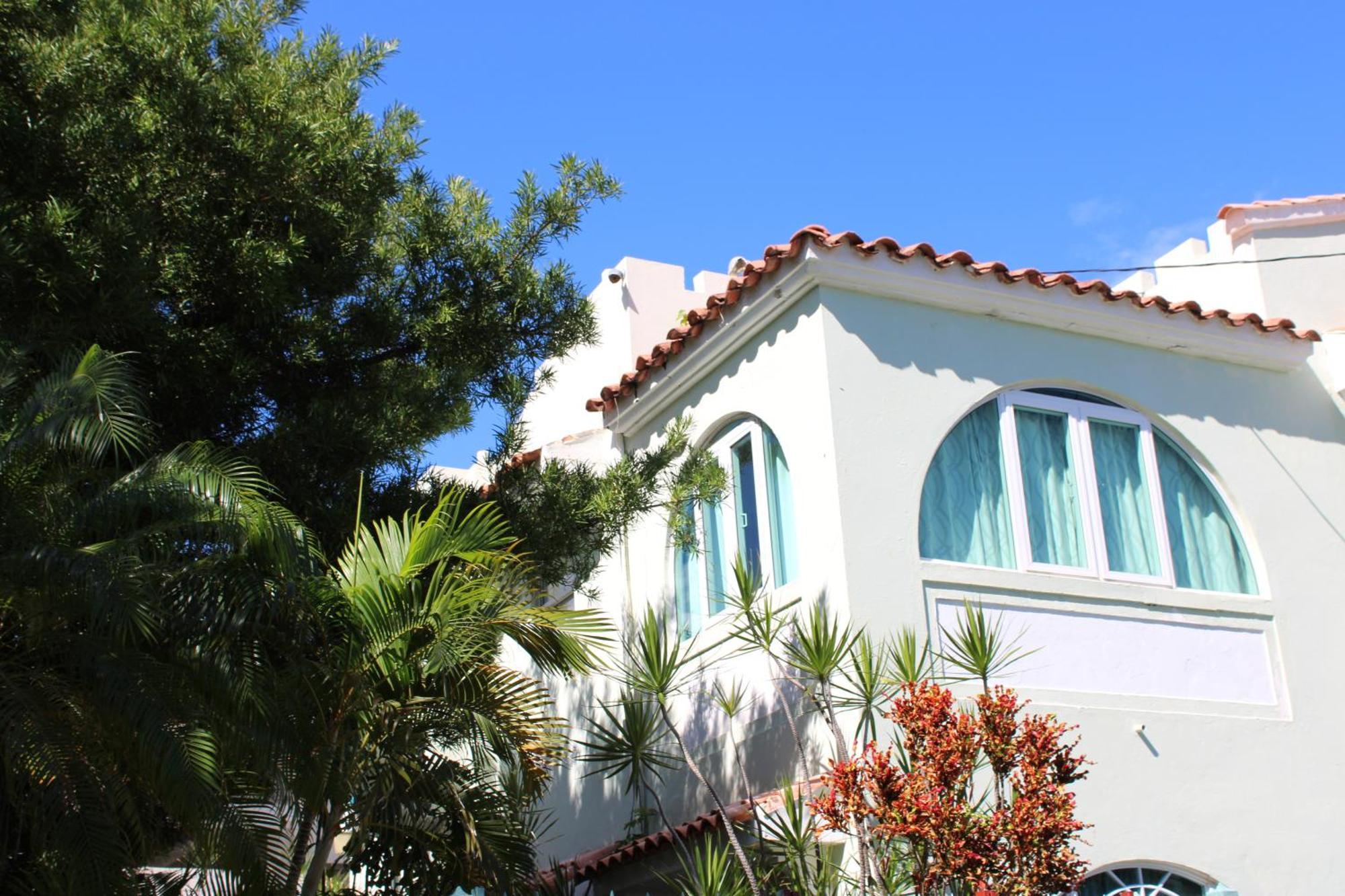 Numero Uno Beach Apartments San Juan Ngoại thất bức ảnh