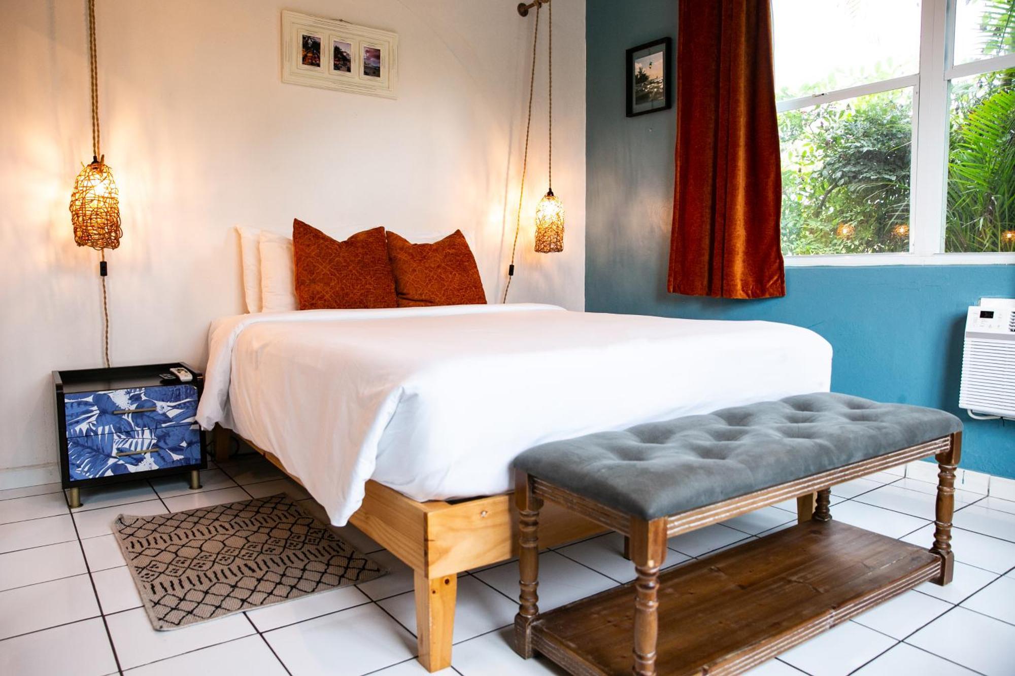 Numero Uno Beach Apartments San Juan Ngoại thất bức ảnh
